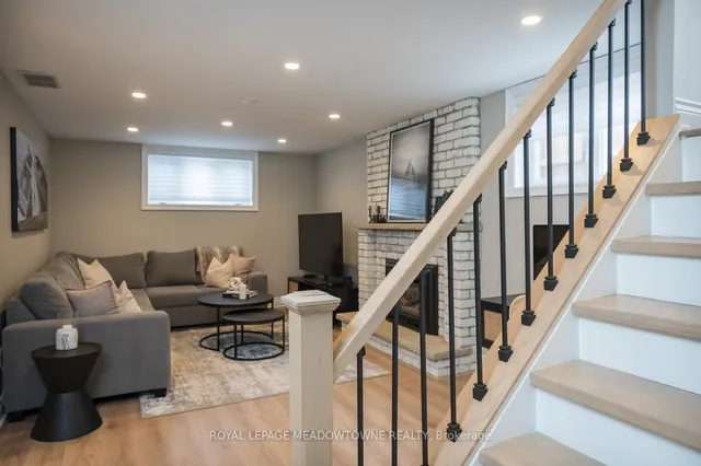 Additional image 25 of 613 Foster Crt