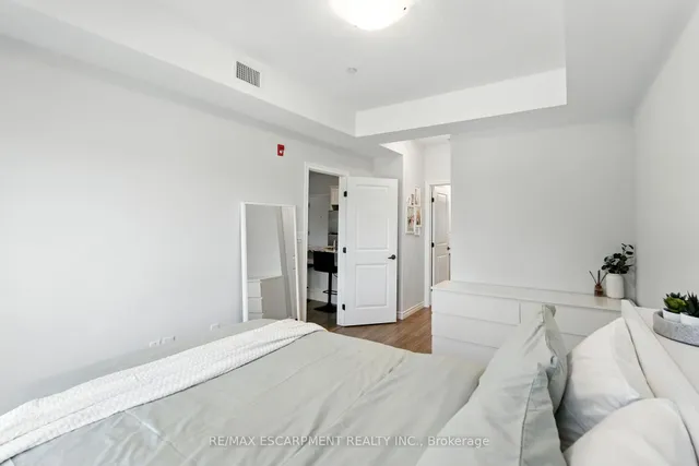 Additional image 24 of 2605 BINBROOK Rd Unit 211