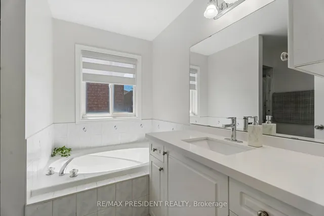 Additional image 27 of 823 Ledbury Cres