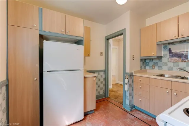 Additional image 15 of 257 Broadway Ave