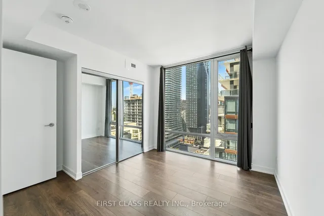 Additional image 18 of 501 Yonge St Unit 1802