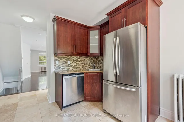 Additional image 14 of 10 Coxwell Ave