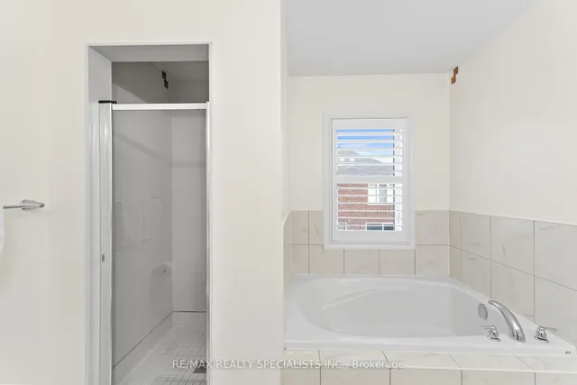 Additional image 20 of 19 Troyer St