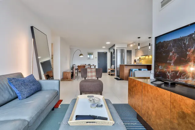 Additional image 11 of 230 King St Unit PH18