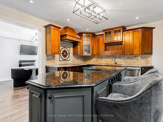 Additional image 9 of 35 Glenmanor Dr