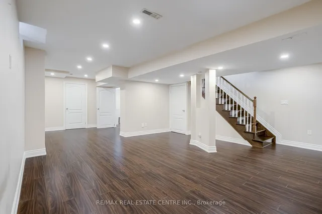 Additional image 34 of 18 Richwood Cres