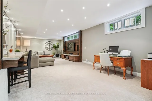 Additional image 24 of 391 Rossmore Blvd