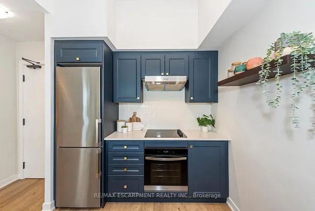 Additional image 6 of 600 North Service Rd Unit 606