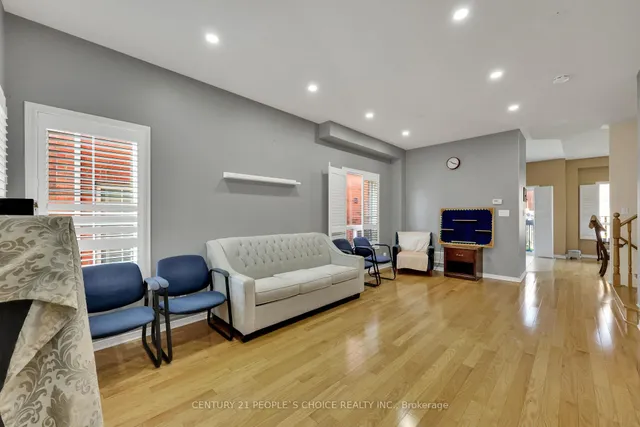Additional image 7 of 46 Commodore Dr