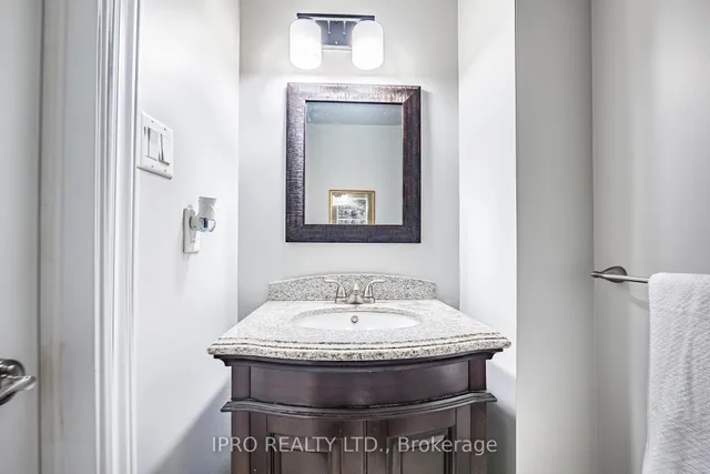 Additional image 21 of 16 Ackrow Crt