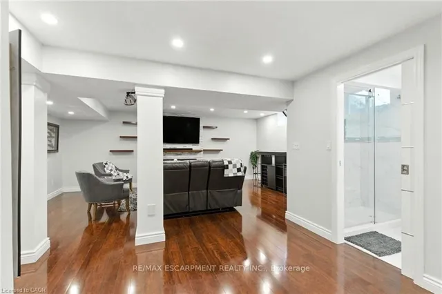 Additional image 35 of 11 Silverspring Cres