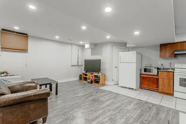 Additional image 39 of 32 Heddon Crt