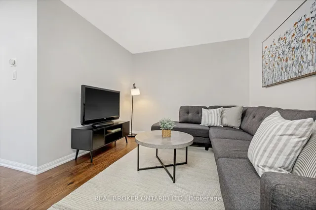 Additional image 8 of 879 Willingdon Cres