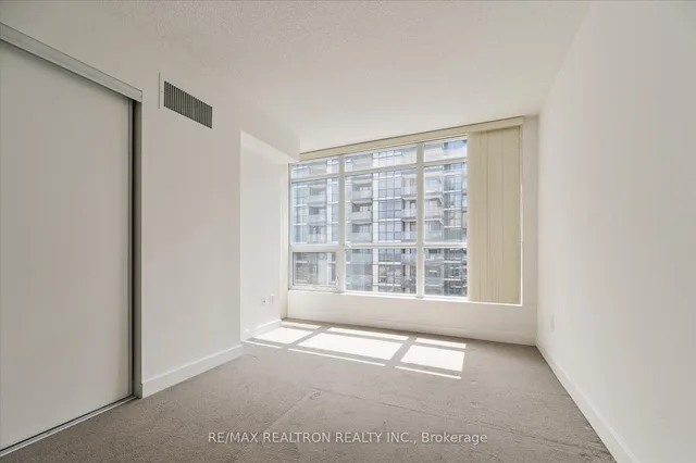 Additional image 27 of 15 Singer Crt Unit 1110