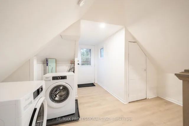 Additional image 23 of 129 Balsam Ave