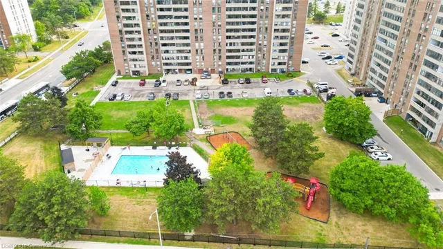 Additional image 47 of 18 Knightsbridge Rd Unit 304