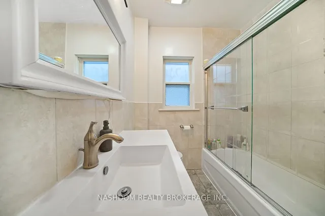 Additional image 14 of 82 Whitney Ave