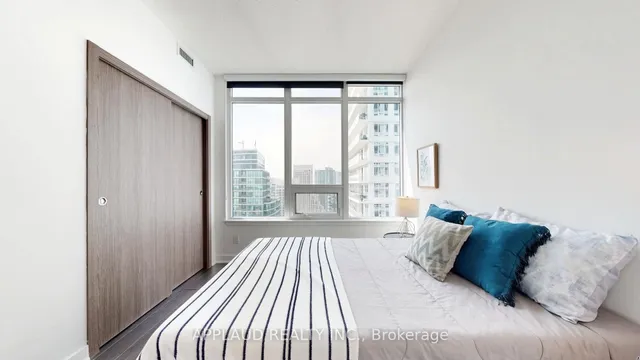 Additional image 19 of 17 Bathurst St Unit 3302