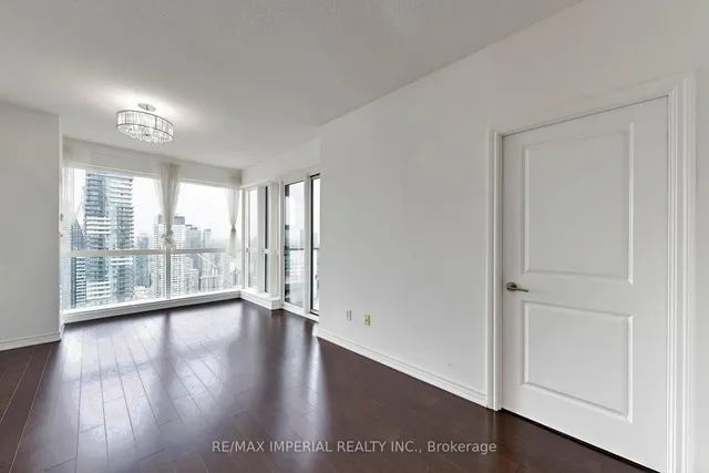 Additional image 20 of 386 Yonge St Unit 4801