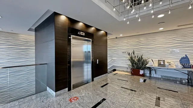 Additional image 21 of 181 Village Green Sq Unit PH15