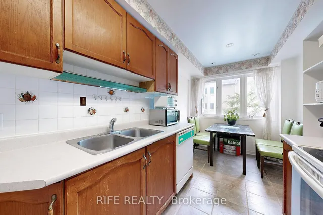 Additional image 13 of 28 Rosebank Dr Unit 703