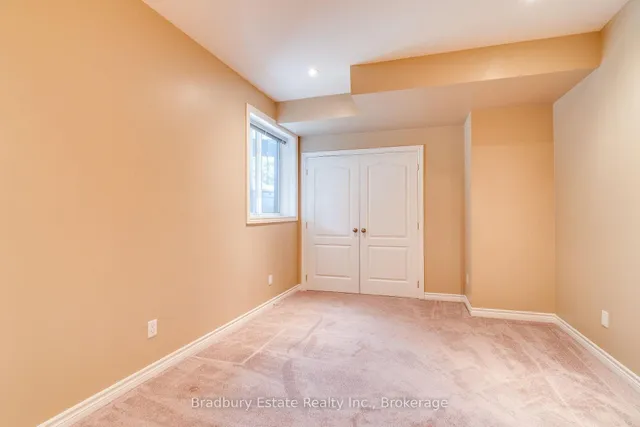 Additional image 26 of 32 Chambers Dr