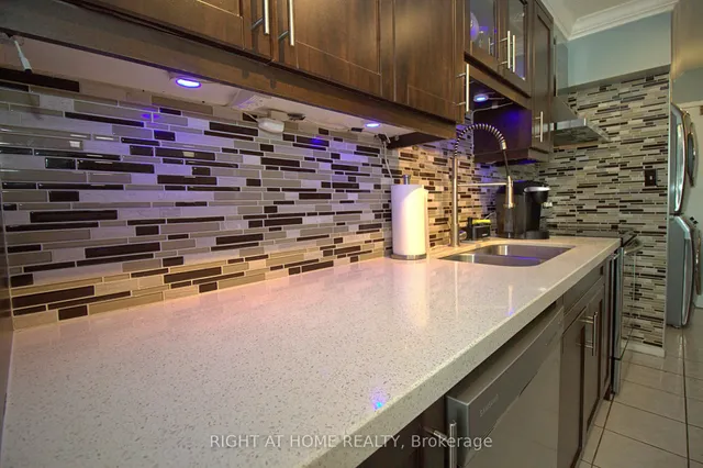 Additional image 16 of 90 Ling Rd Unit 904