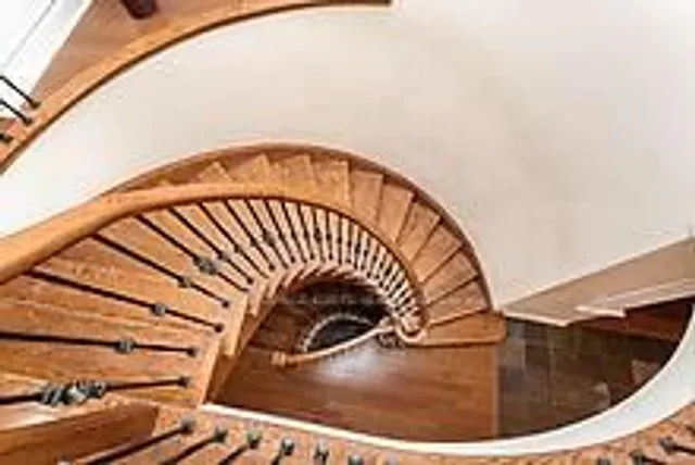 Additional image 20 of 36 Valleyridge Cres