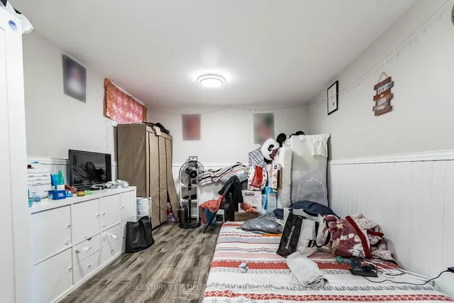 Additional image 31 of 31 Mccallum Crt Unit 31