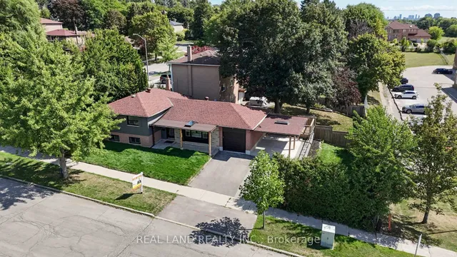 Additional image 36 of 38 Cresthaven Dr