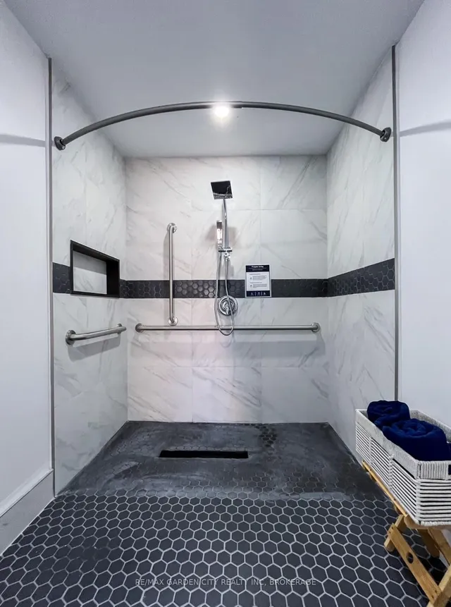 Additional image 35 of 23 Warren Ave