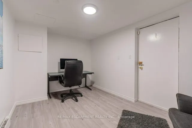 Additional image 37 of 636 WEST OVAL Dr