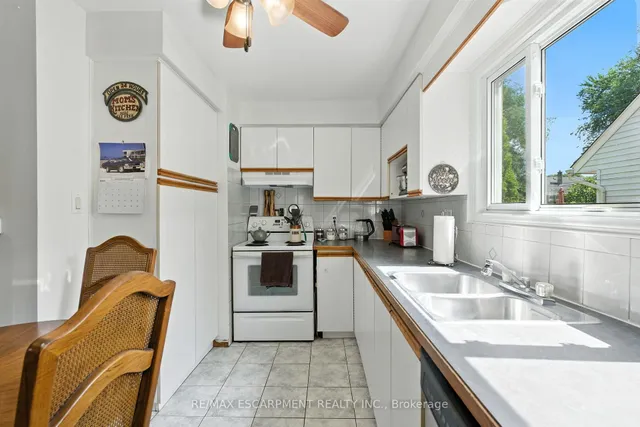 Additional image 16 of 172 Adair Ave