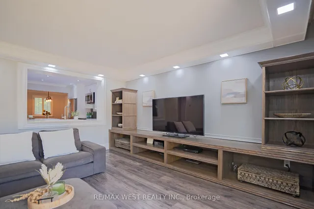 Additional image 5 of 4 Elmview Crt