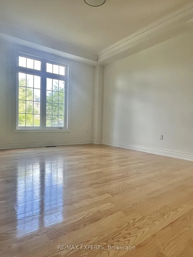 Additional image 6 of 2 Louvre Circ