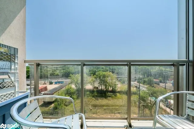 Additional image 21 of 3520 Danforth Ave Unit 609