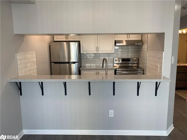 Additional image 10 of 101 Subway Cres Unit 1414