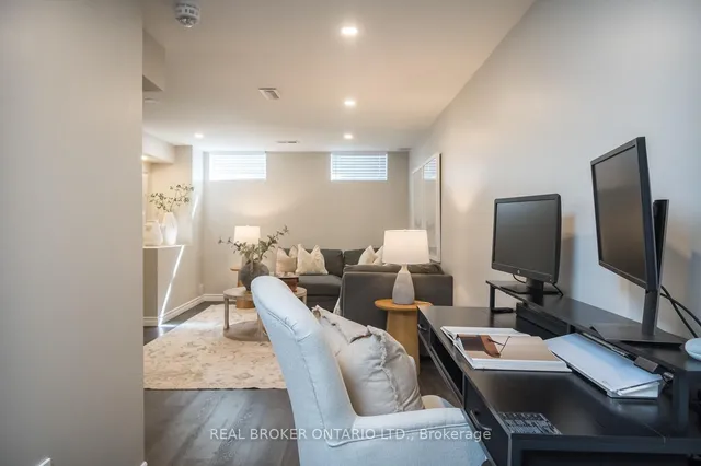 Additional image 30 of 90 Raymond Rd Unit 28