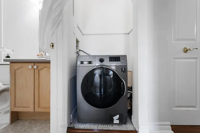 Additional image 25 of 75 Glenburn Crt Unit 1004