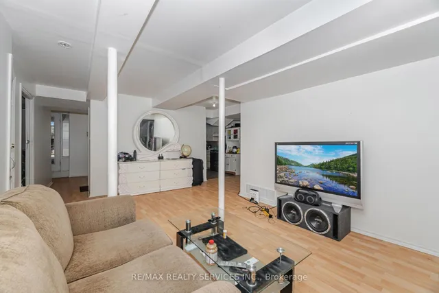 Additional image 40 of 59 Hullen Cres