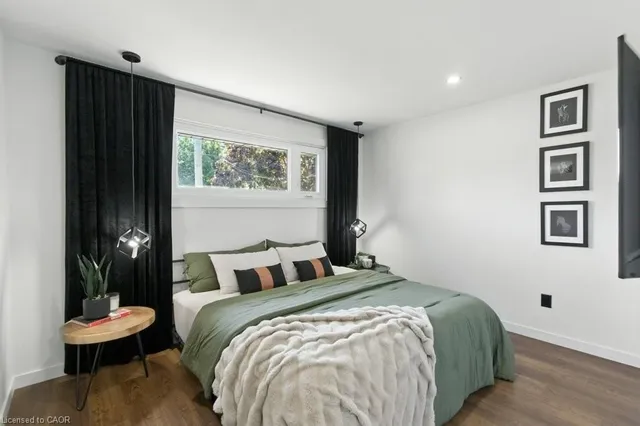 Additional image 17 of 30 Cloke Crt