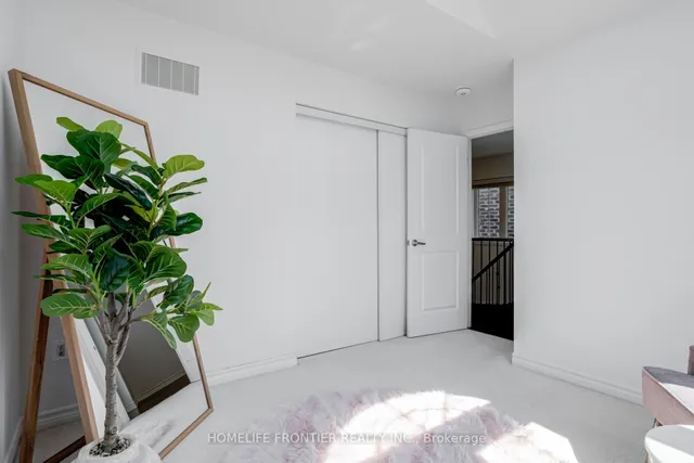 Additional image 33 of 422 Hinton Terr