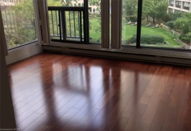 Additional image 19 of 65 Harbour Sq Unit 906