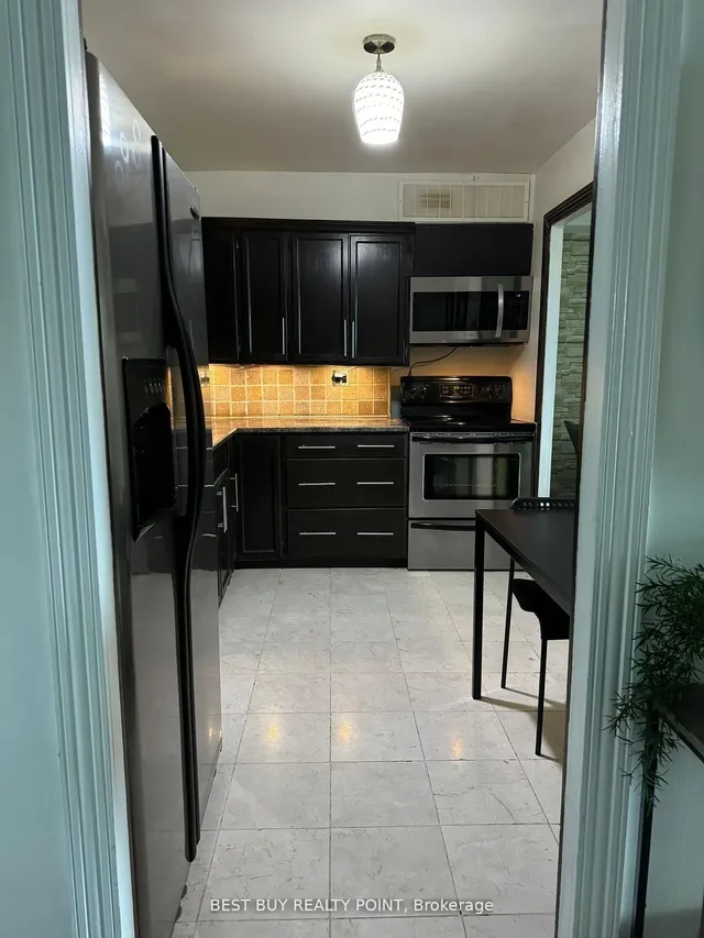 Additional image 18 of 15 La Rose Ave Unit 1007