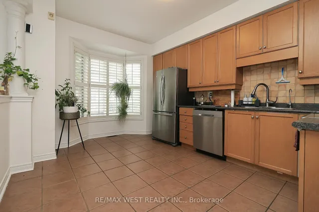 Additional image 10 of 8 James Stock Path