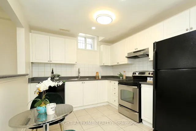 Additional image 28 of 28 Legend Lane