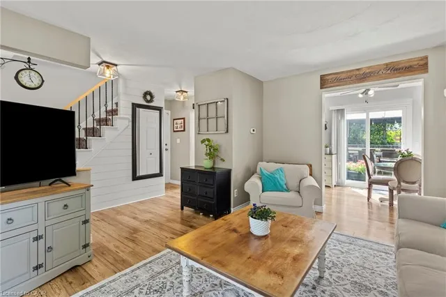 Additional image 8 of 992 Garth St