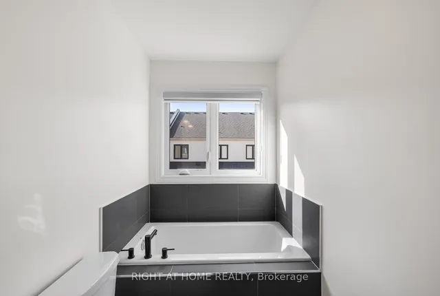 Additional image 26 of 471 Bergamot Ave