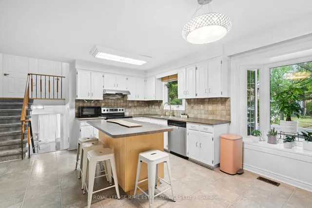 Additional image 12 of 1504 Kenilworth Cres