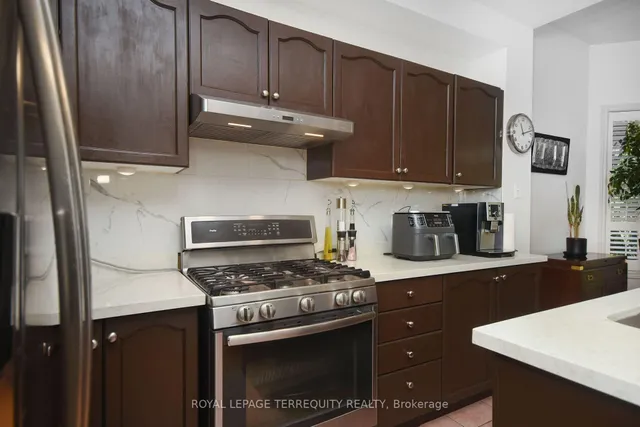 Additional image 7 of 902 Ledbury Cres